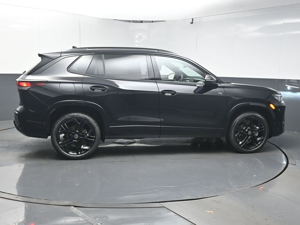 New 2026 Volkswagen Tiguan SE R-Line AWD/4WD image 8