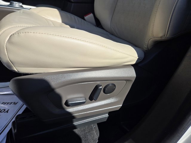 Used 2022 Ford Explorer Platinum w/ Equipment Group 601A image 27