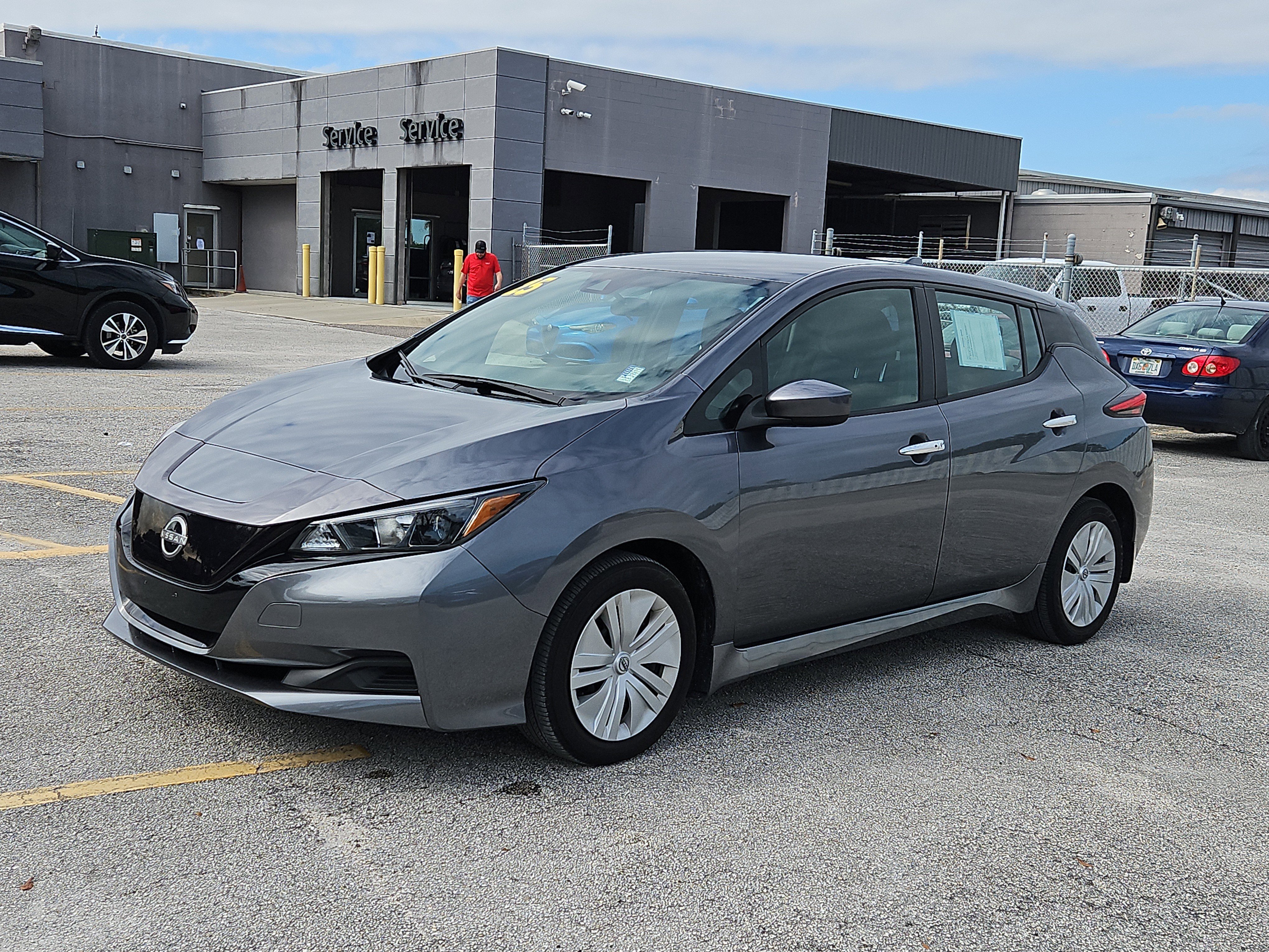 Used 2025 Nissan Leaf S image 2