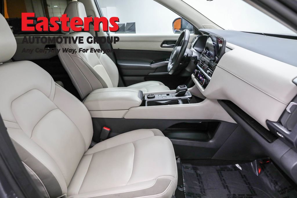 Used 2023 Nissan Pathfinder SL w/ SL Premium Package image 23