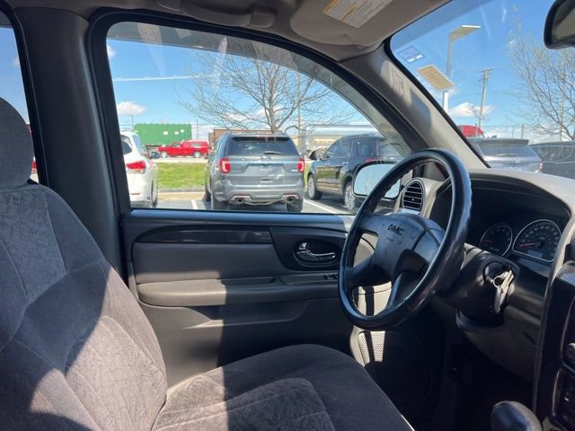 Used 2004 GMC Envoy SLE w/ Preferred Equipment Group image 30