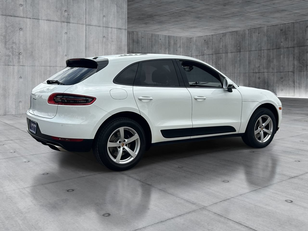 Used 2017 Porsche Macan AWD/4WD image 5
