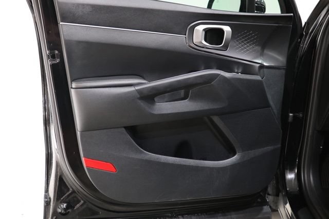 Used 2025 Kia Sorento LX FWD image 18
