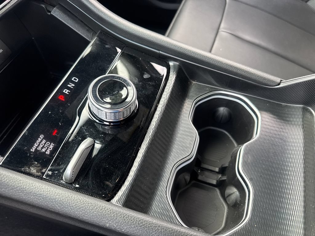 Used 2025 Jeep Grand Cherokee Limited AWD/4WD image 19