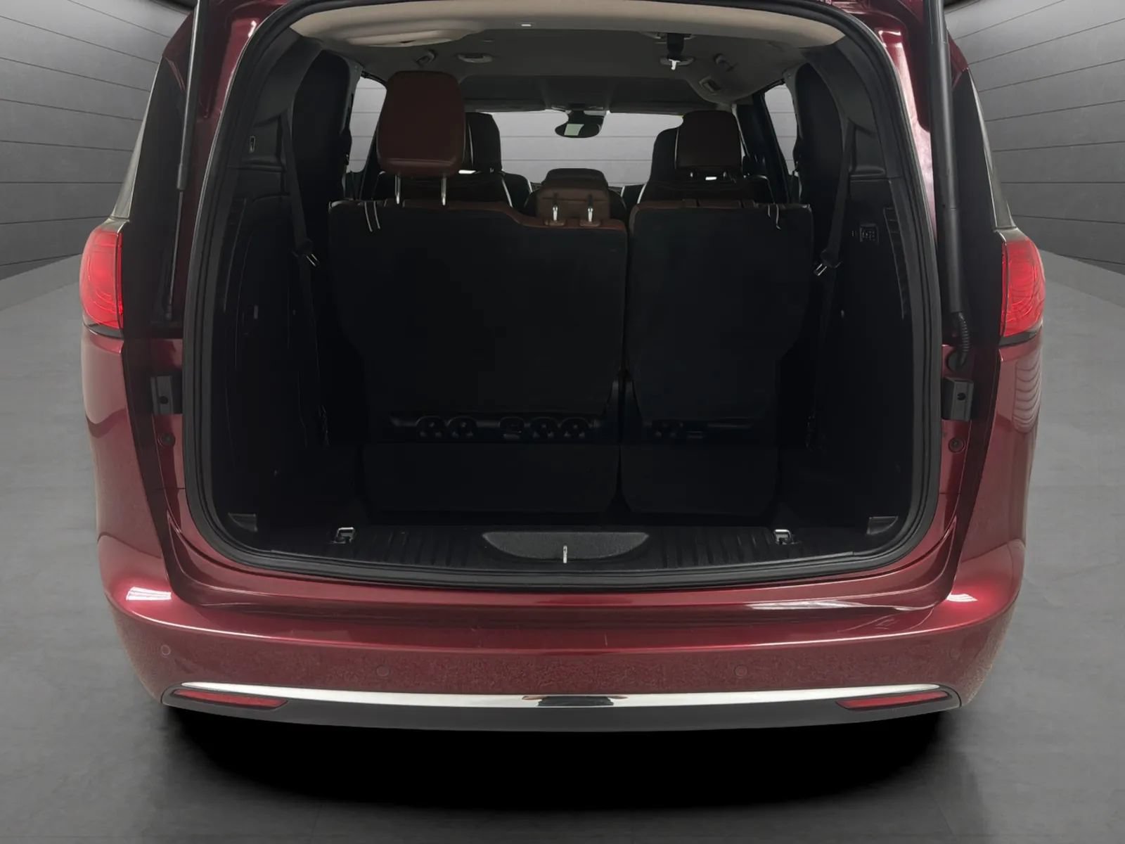 Used 2017 Chrysler Pacifica Limited FWD image 24