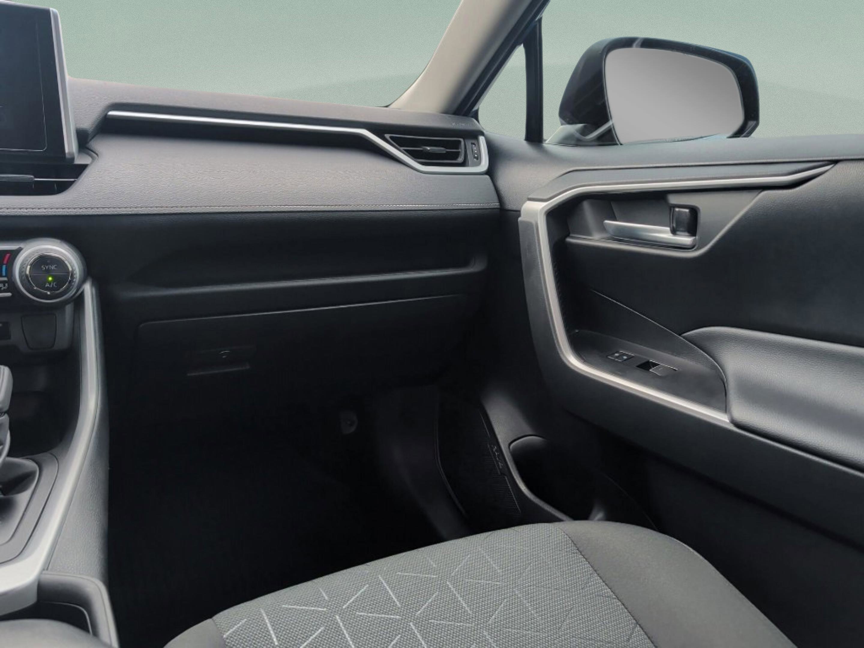 Used 2023 Toyota RAV4 AWD Hybrid image 37