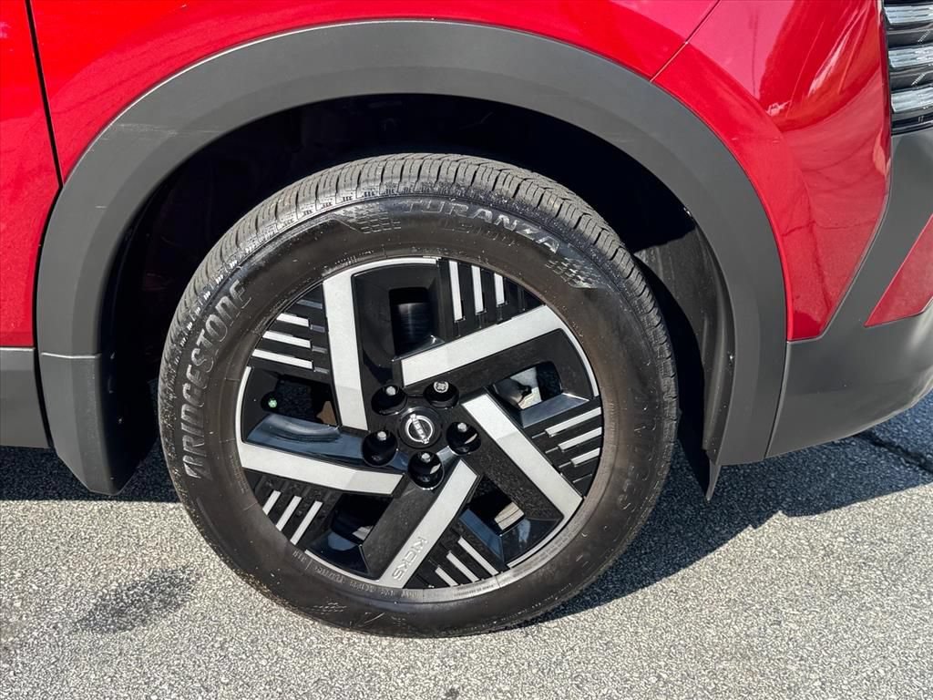 Certified 2025 Nissan Kicks SV FWD image 9