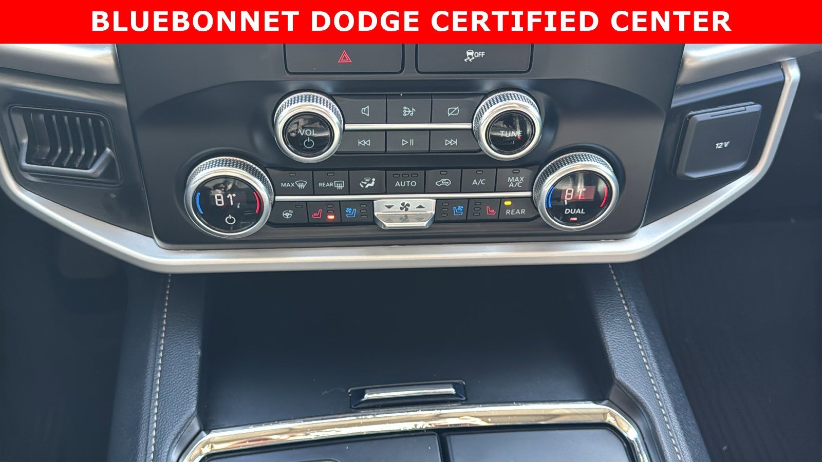 Used 2023 Ford Expedition XLT image 21