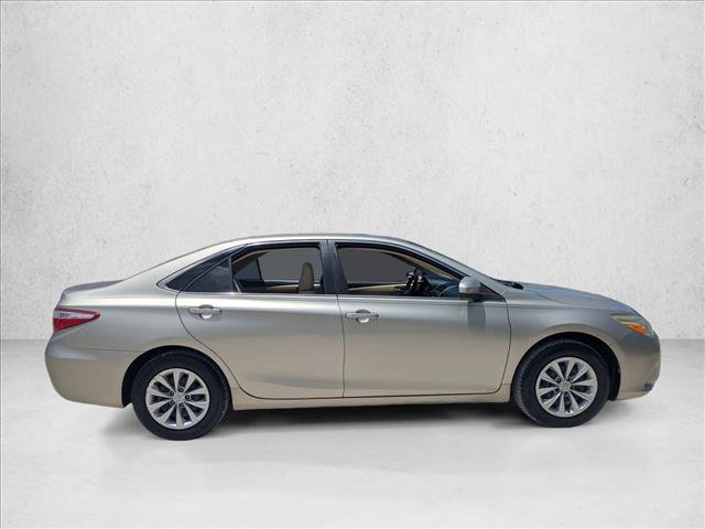 Used 2017 Toyota Camry LE FWD image 4