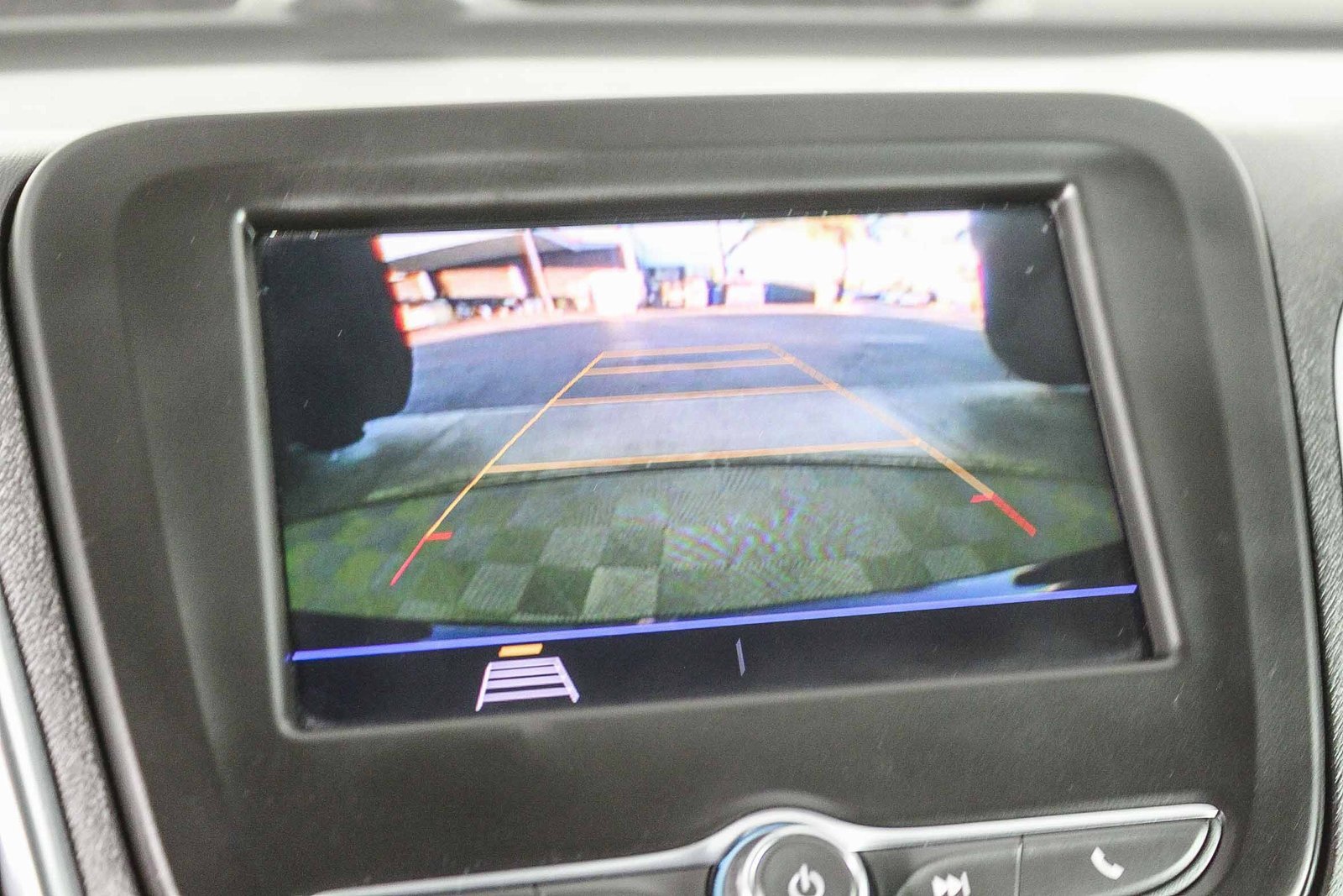 Used 2021 Chevrolet Equinox LS image 23