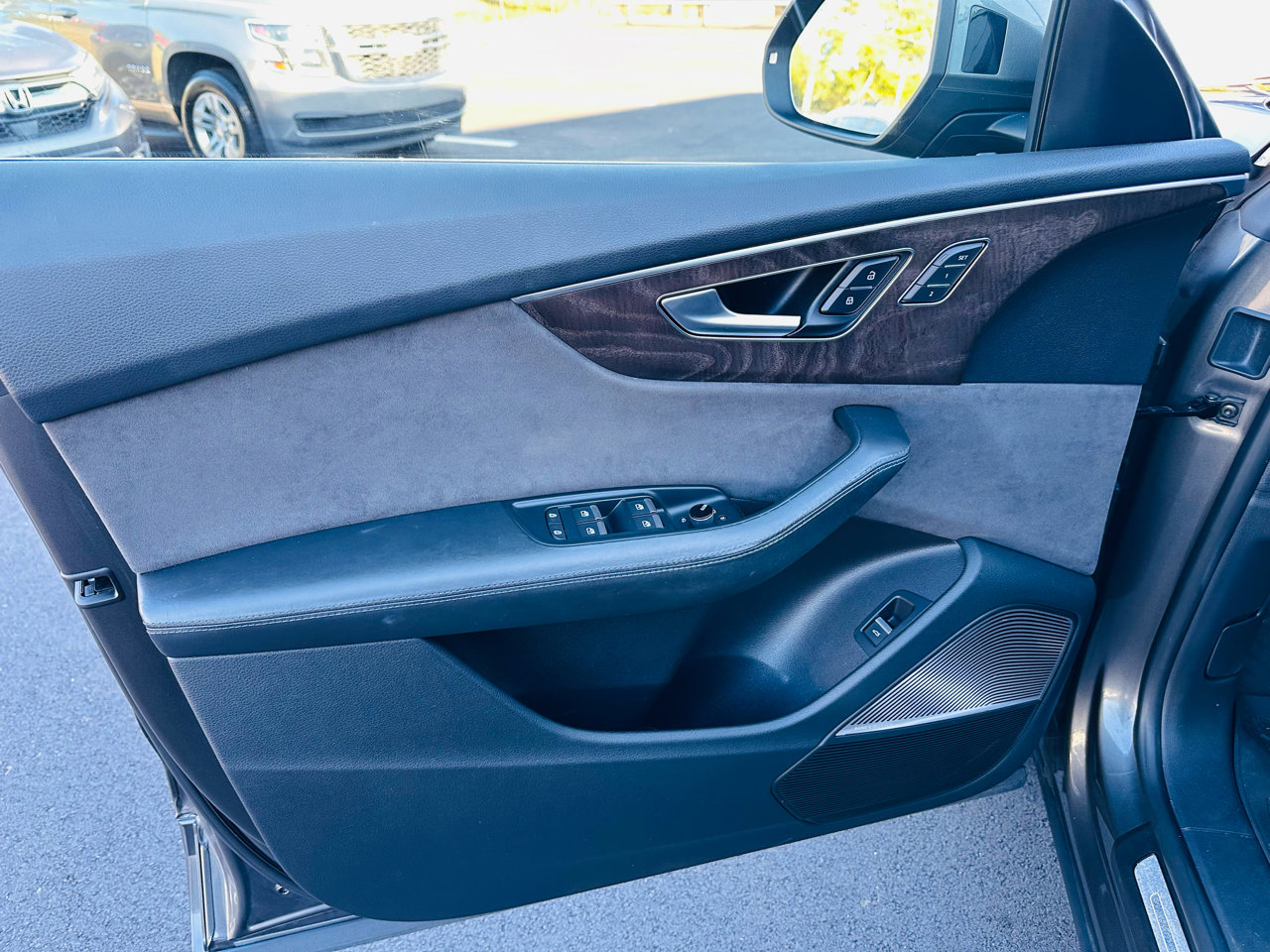 Used 2019 Audi Q8 Prestige image 19