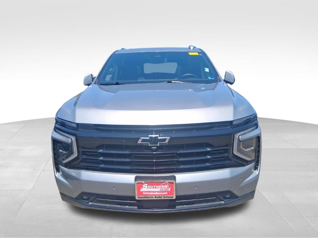 Used 2025 Chevrolet Suburban RST w/ Comfort Package AWD/4WD image 2