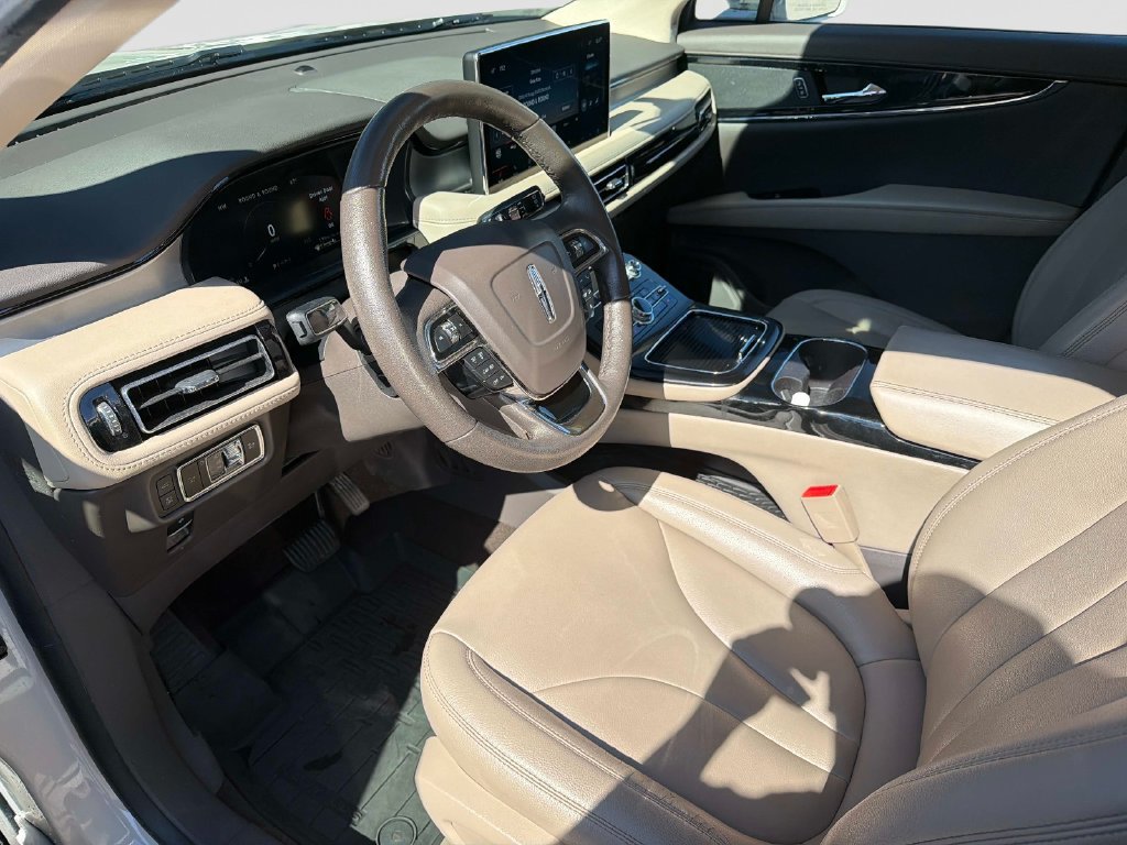 Used 2023 Lincoln Nautilus FWD w/ Premium Package image 22