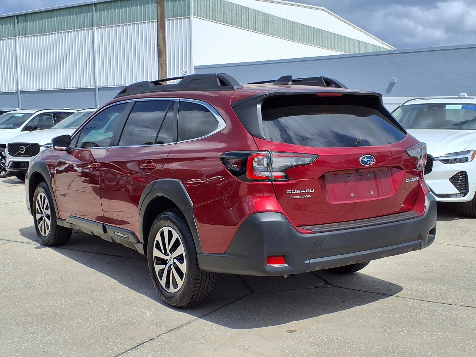 Used 2024 Subaru Outback Premium AWD/4WD image 5