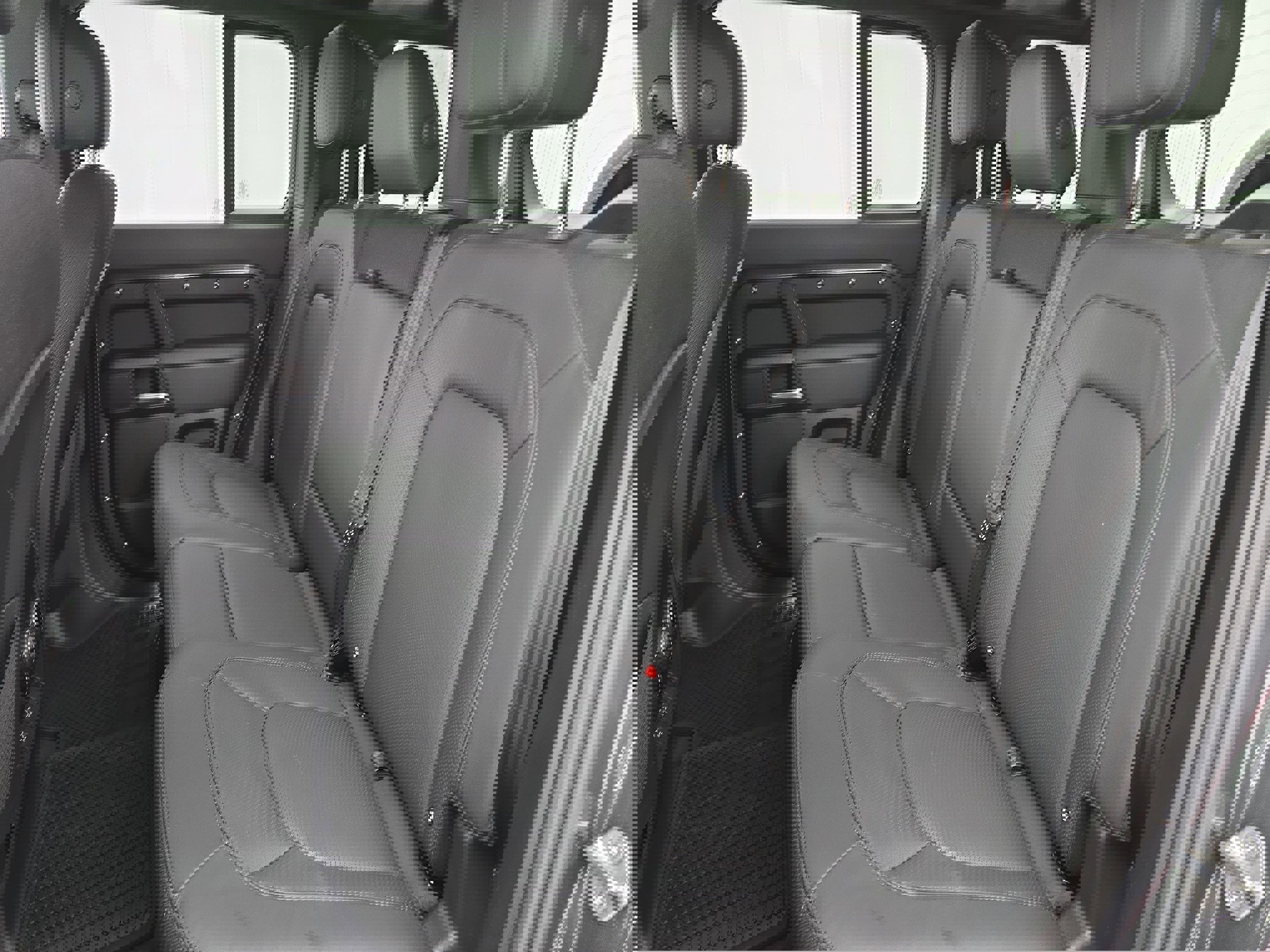 Certified 2025 Land Rover Defender 110 V8 image 13