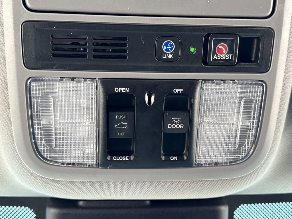 Used 2024 Honda Odyssey Touring image 11
