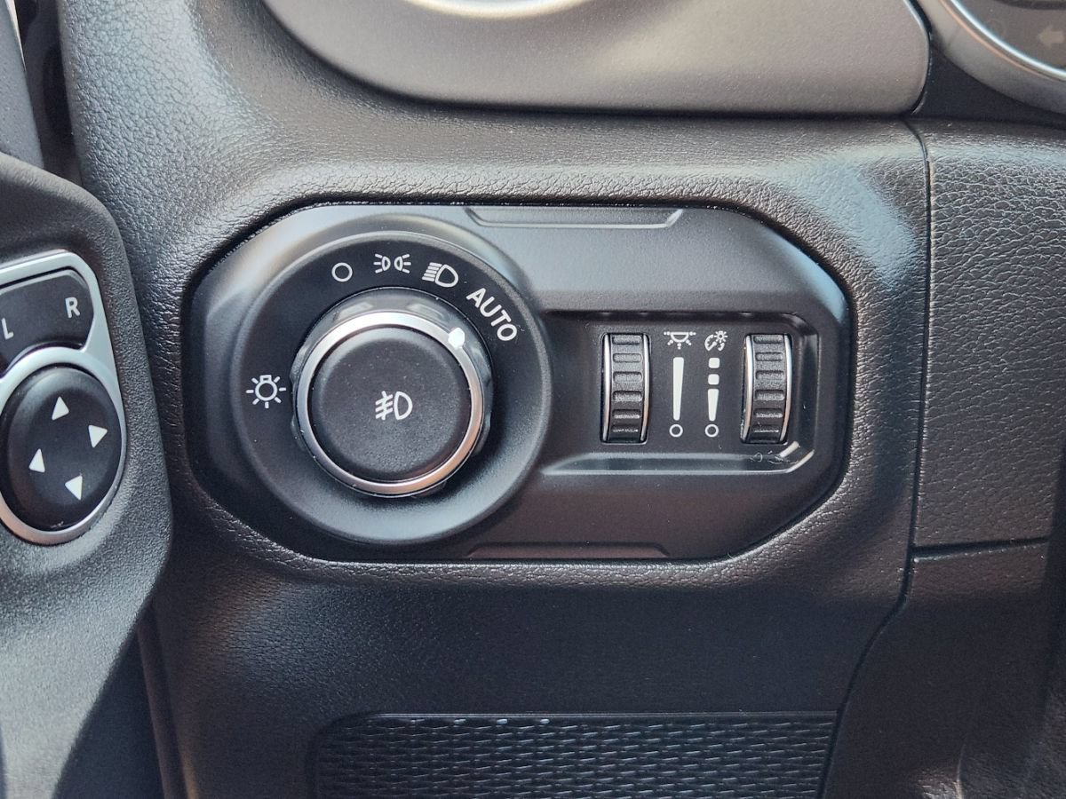 Used 2021 Jeep Wrangler Unlimited Sport AWD/4WD image 40