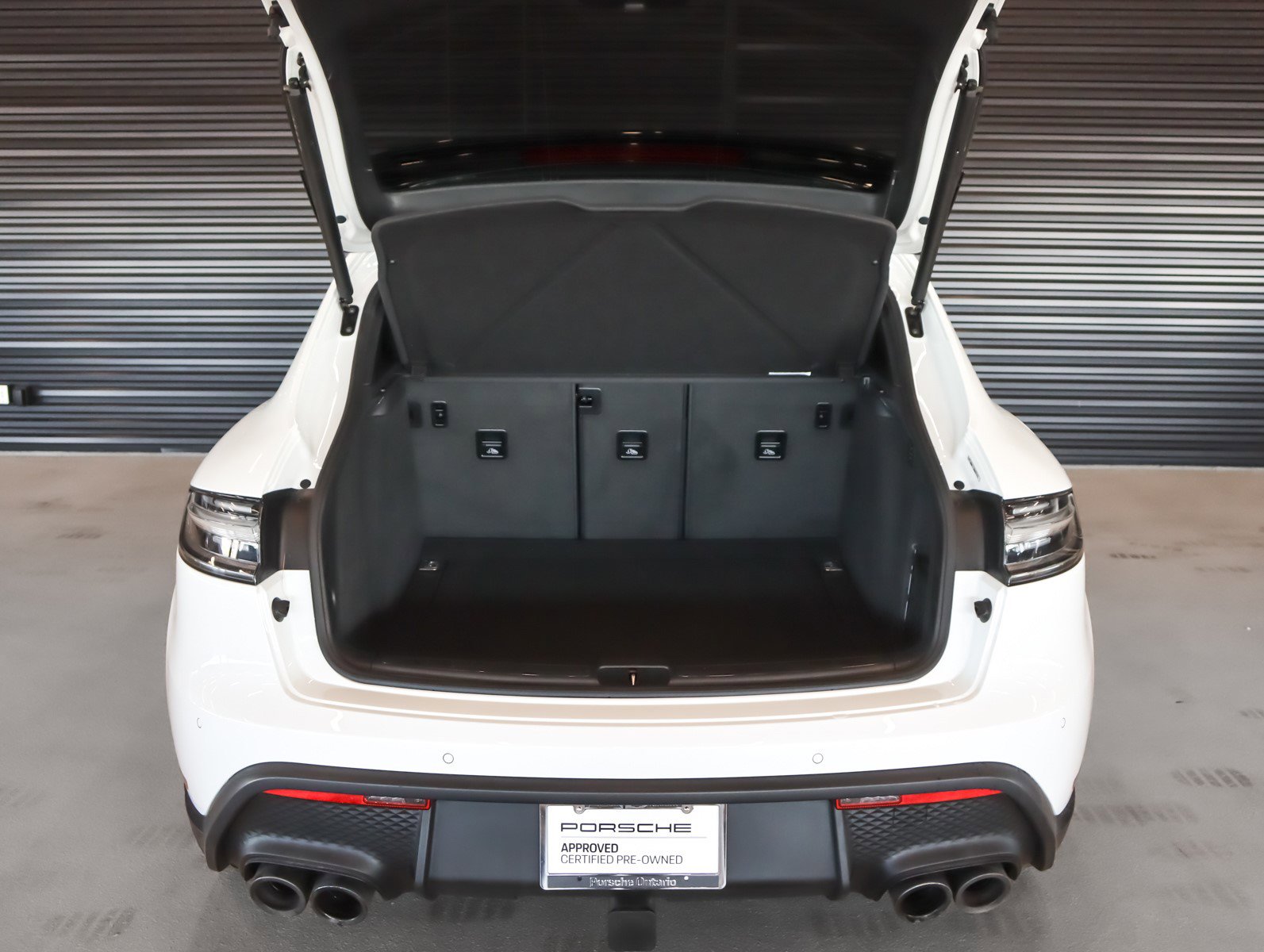 Used 2025 Porsche Macan GTS image 27