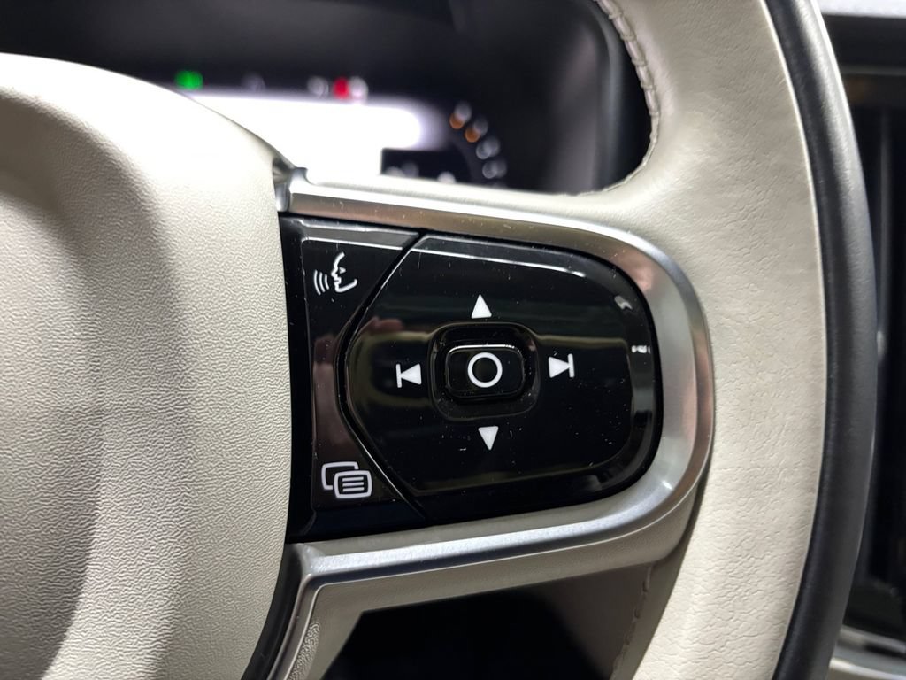 Certified 2025 Volvo S90 B6 Ultra AWD/4WD image 27