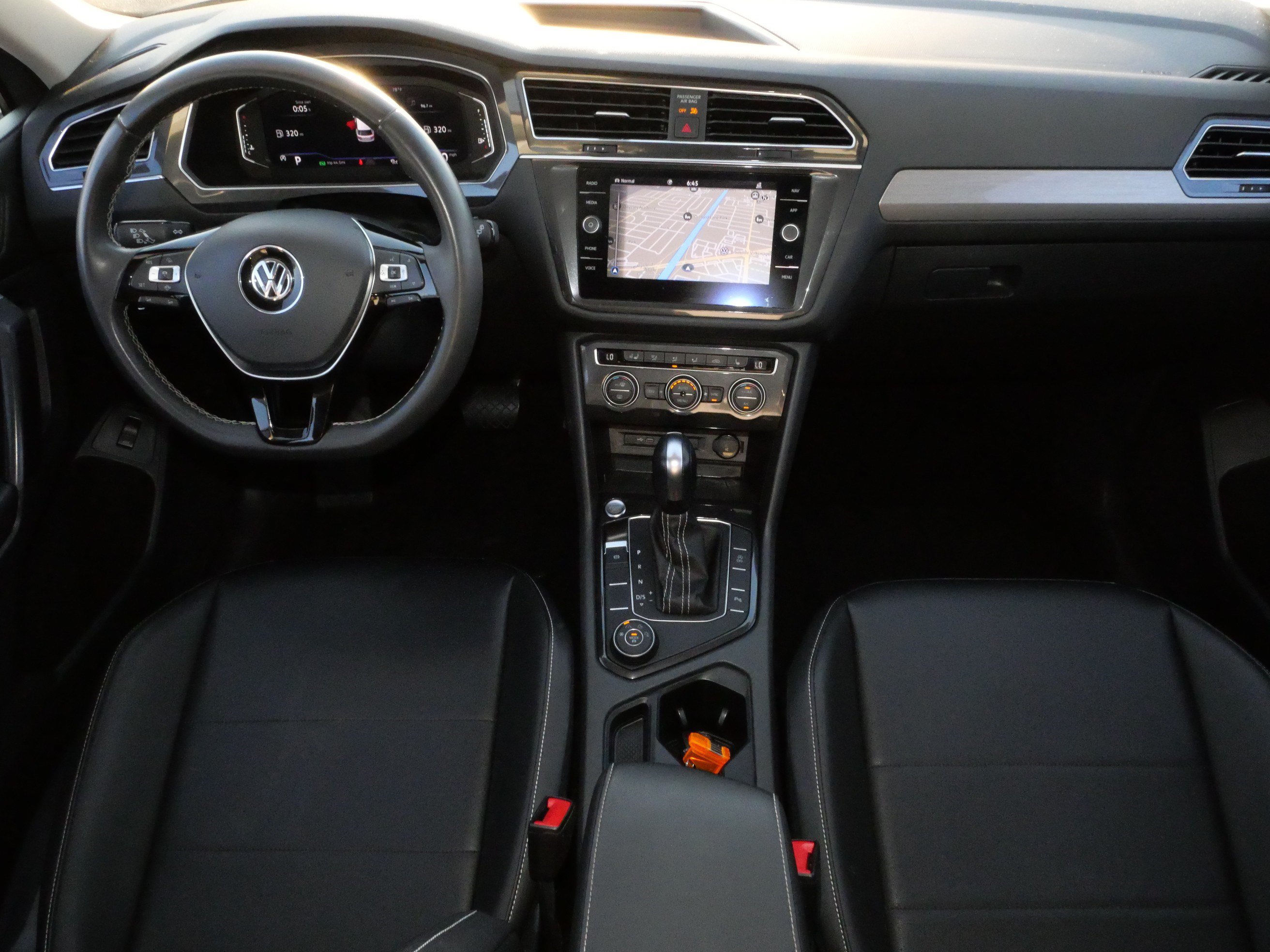 Used 2021 Volkswagen Tiguan SEL w/ 2-Row Tiguan MDO Package AWD/4WD image 10