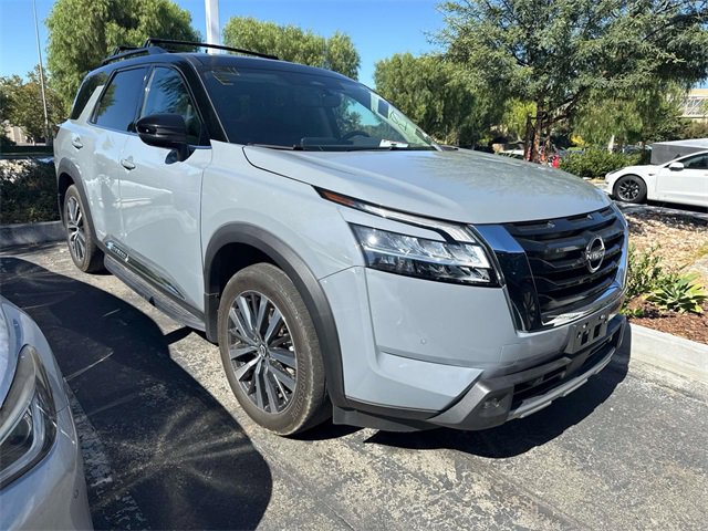 Certified 2022 Nissan Pathfinder Platinum w/ Lighting Package (N93)