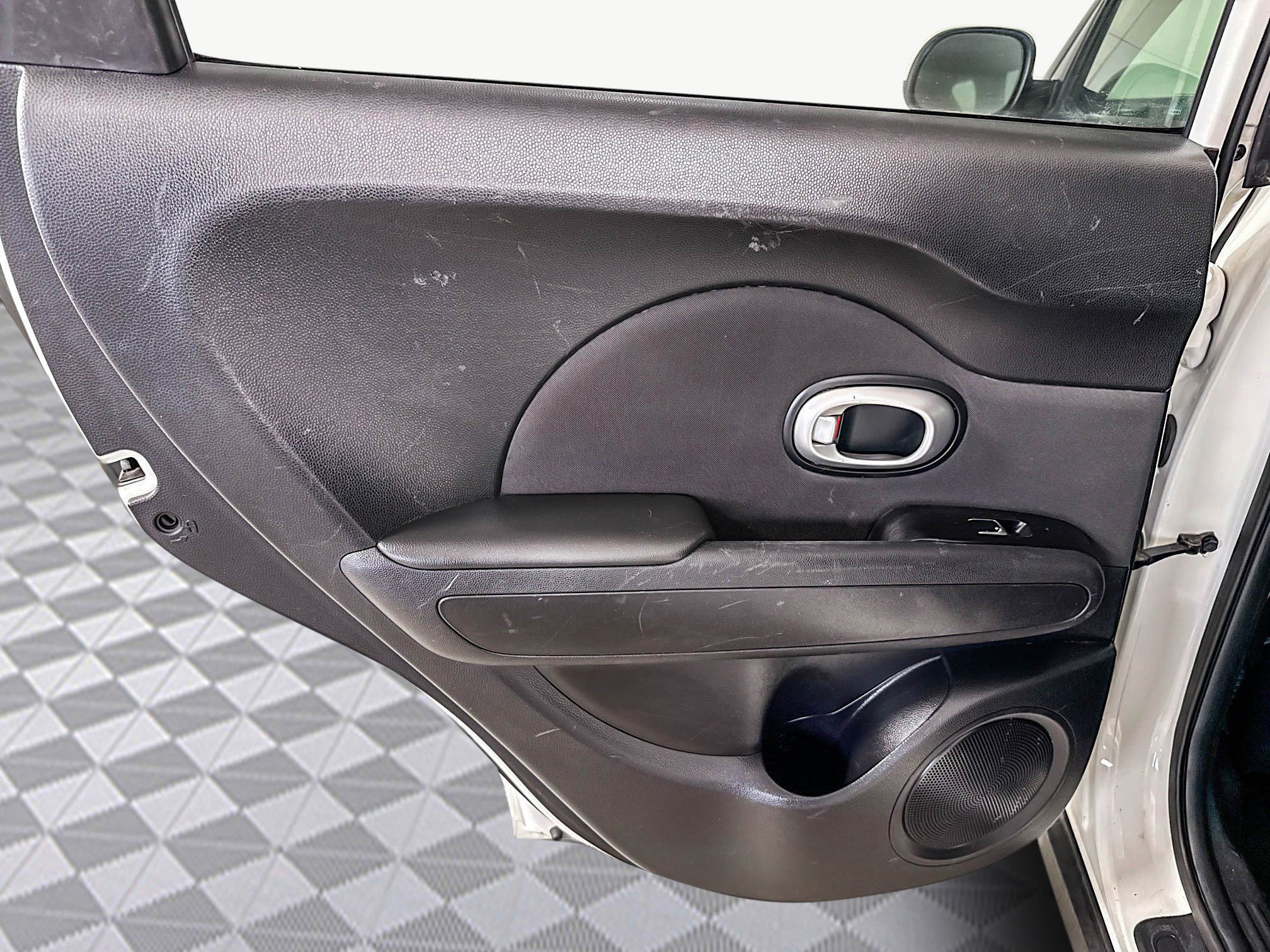 Used 2018 Kia Soul image 22