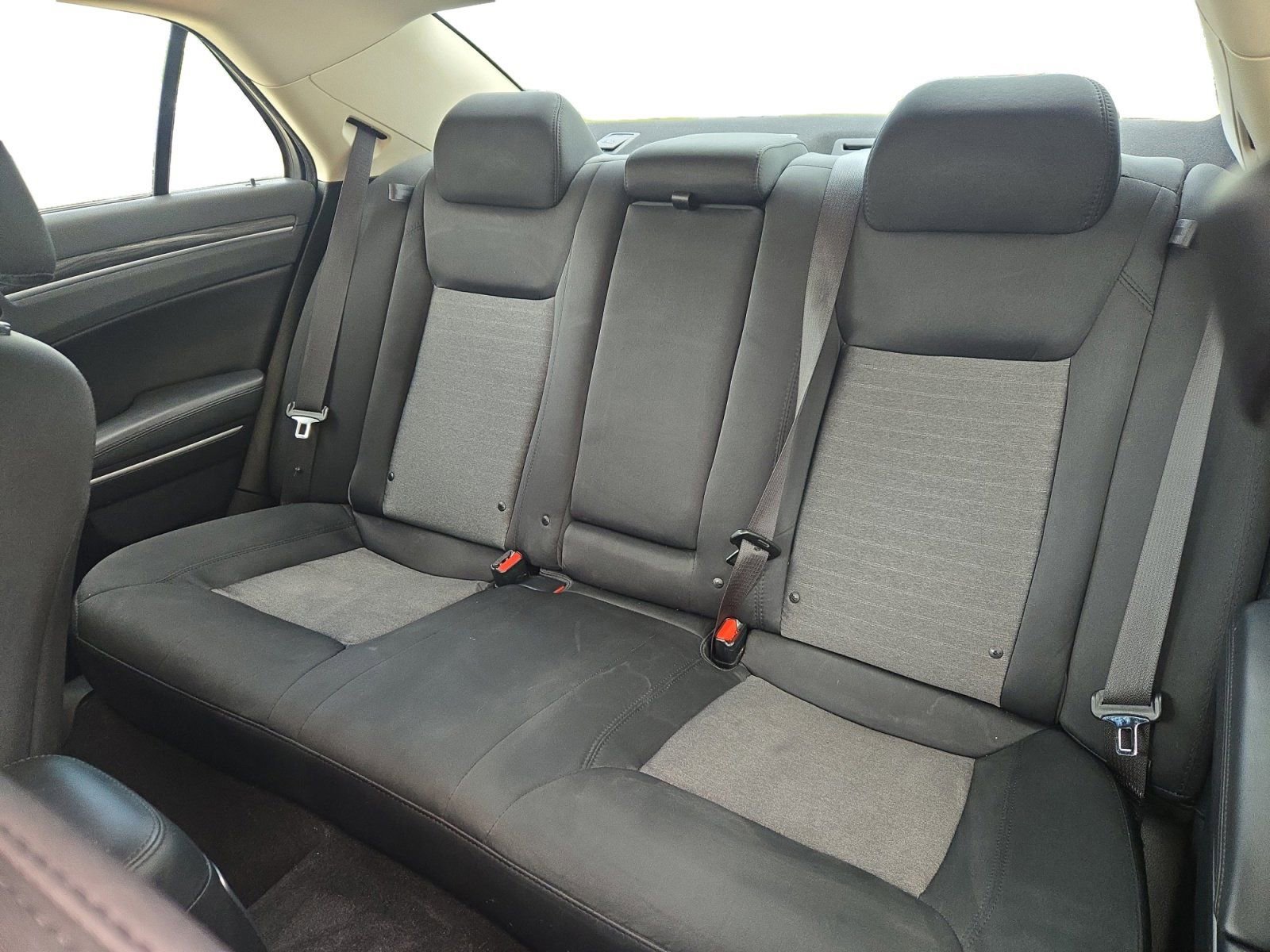 Used 2020 Chrysler 300 Touring w/ Driver Convenience Group image 23