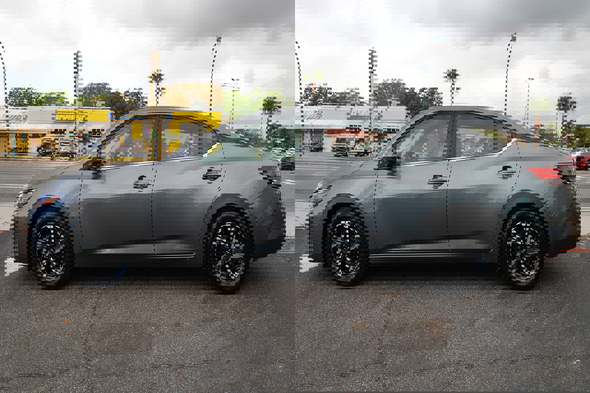 Used 2025 Nissan Sentra SV image 8