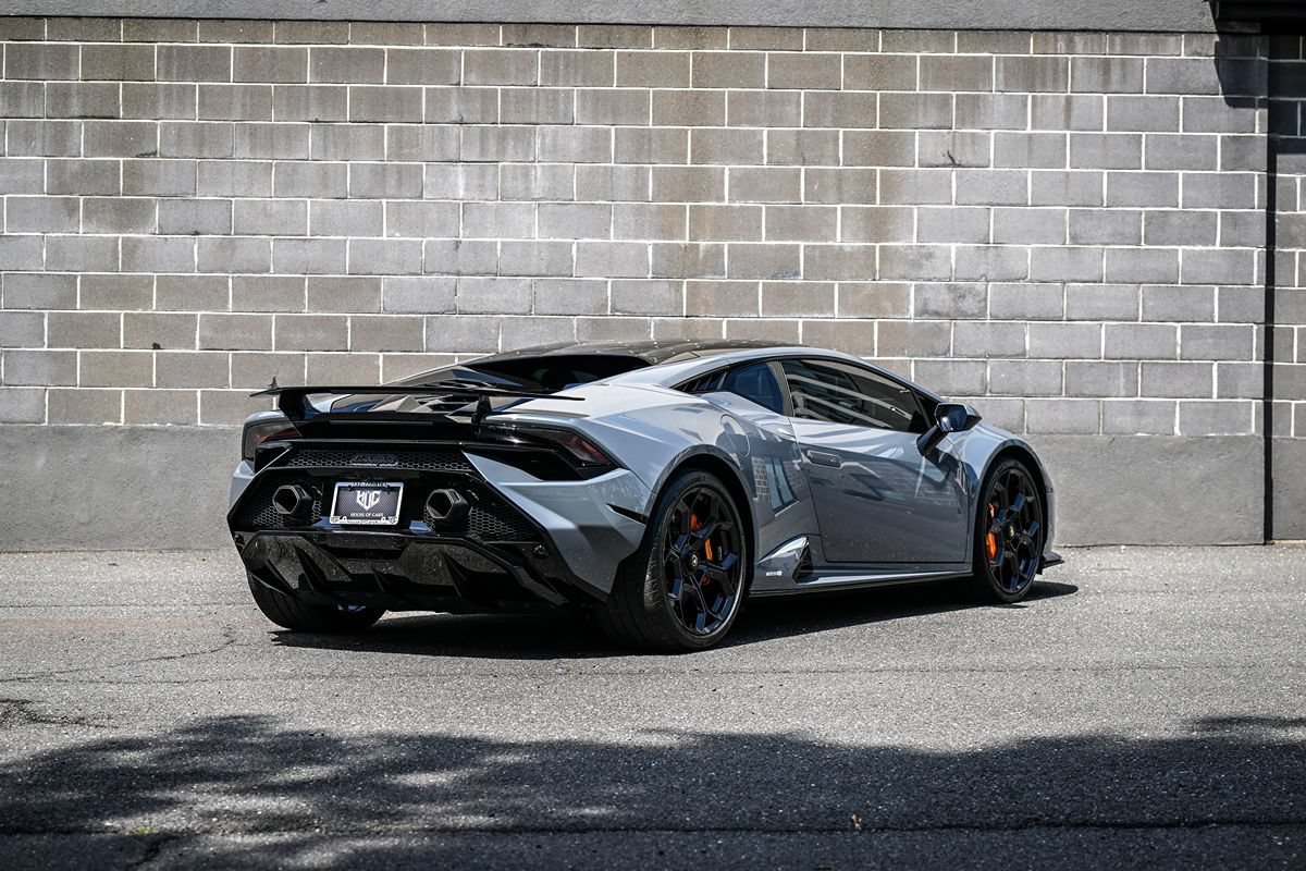 Used 2024 Lamborghini Huracan Tecnica RWD image 3