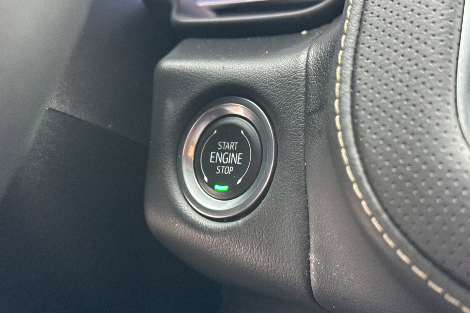 Used 2024 Chevrolet Suburban Premier image 33