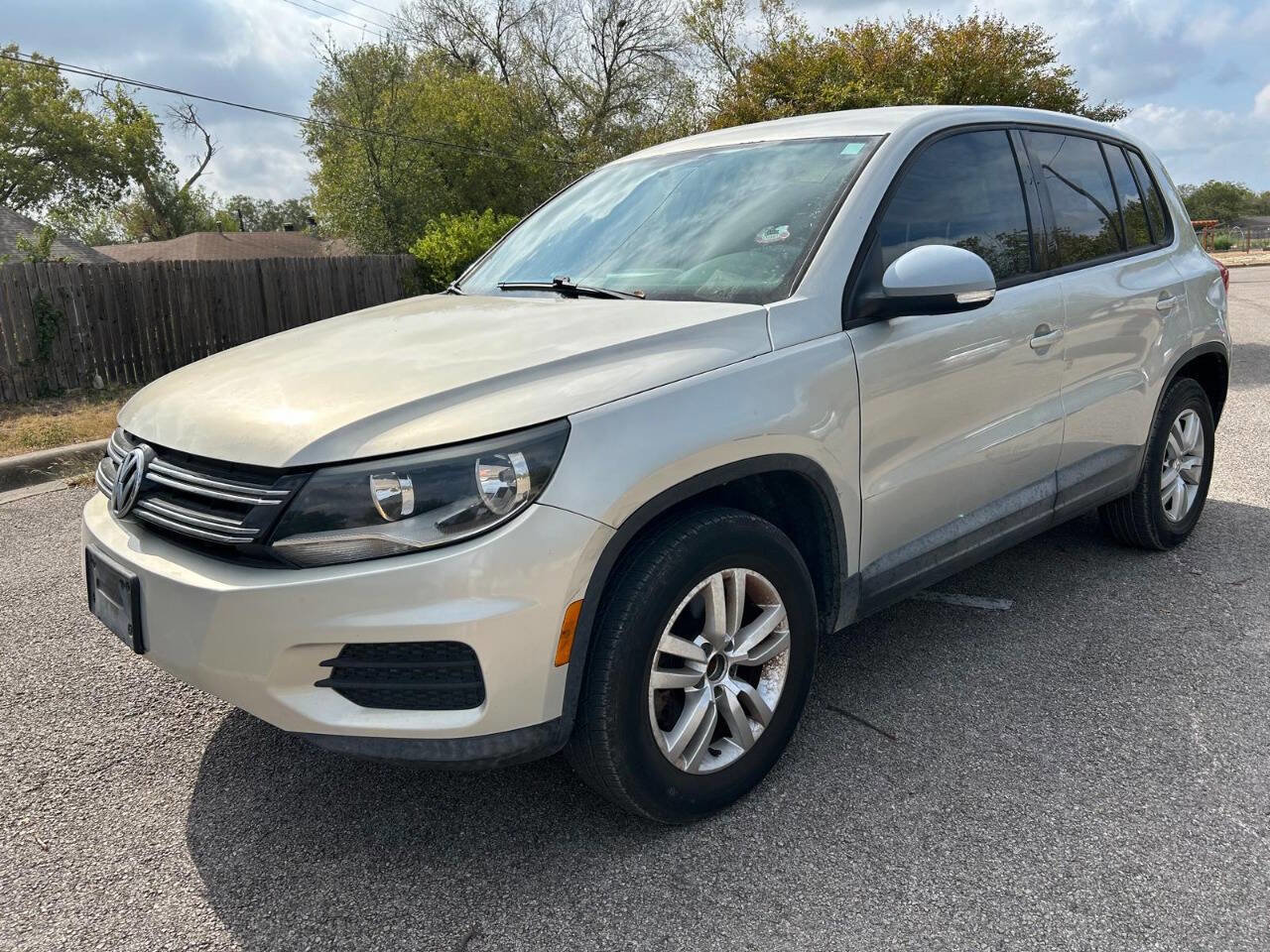 Used 2013 Volkswagen Tiguan S image 11