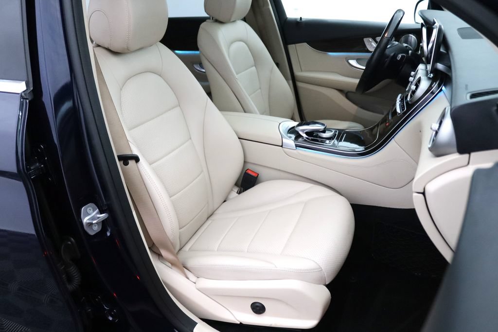 Used 2019 Mercedes-Benz GLC 300 4MATIC image 18