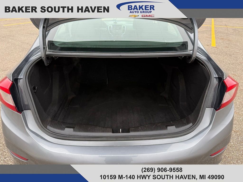 Used 2019 Chevrolet Cruze LT w/ Convenience Package image 7