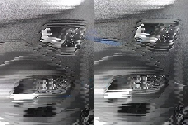 Used 2017 Ford C-MAX SE image 8