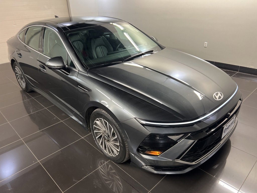 Used 2025 Hyundai Sonata Limited image 1
