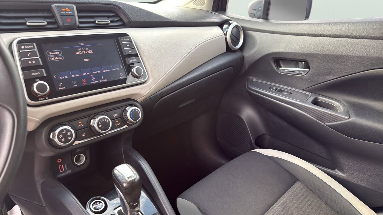 Used 2021 Nissan Versa SV FWD image 13