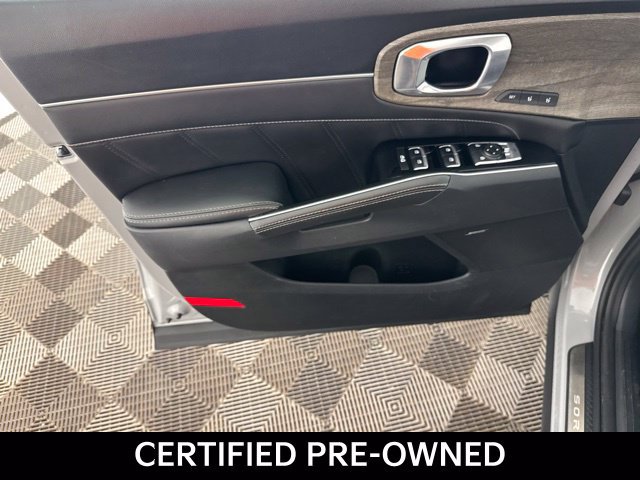 Certified 2023 Kia Sorento SX Prestige AWD/4WD image 32