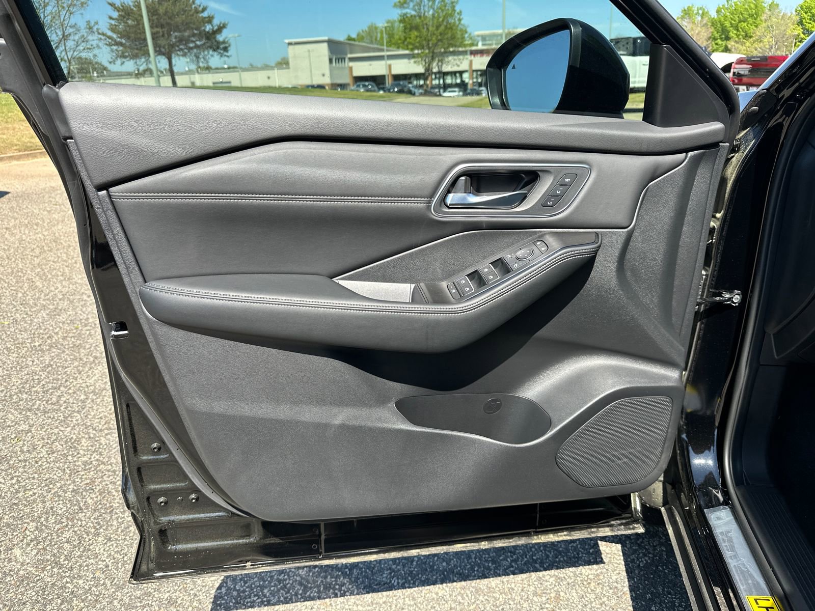 New 2026 Nissan Rogue Platinum w/ Tech Package image 7