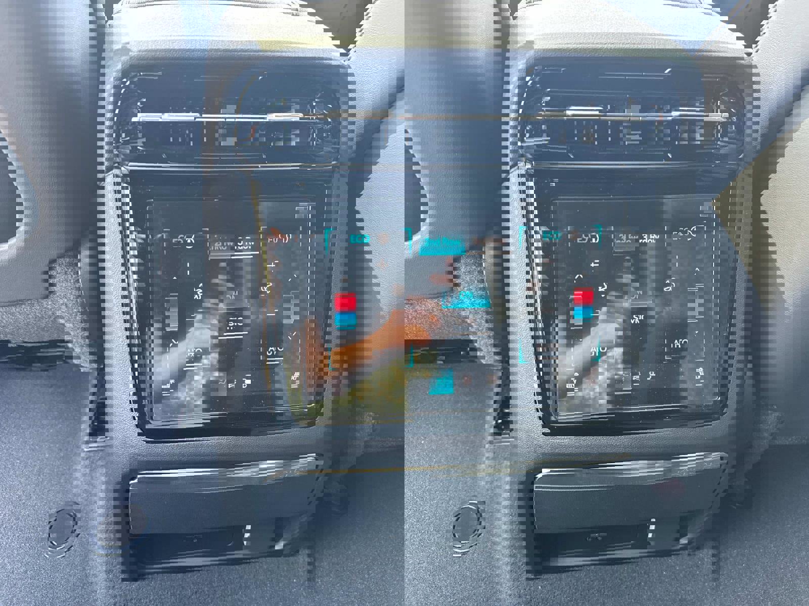 New 2026 Cadillac Escalade IQ Sport 1 w/ LPO, Floor Liner Package image 30