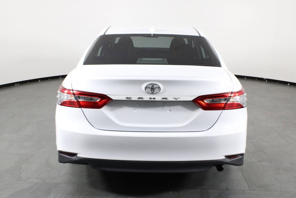Used 2020 Toyota Camry L image 10