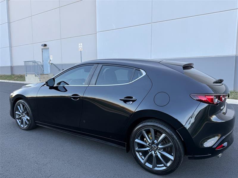 Used 2019 MAZDA MAZDA3 Hatchback FWD image 8