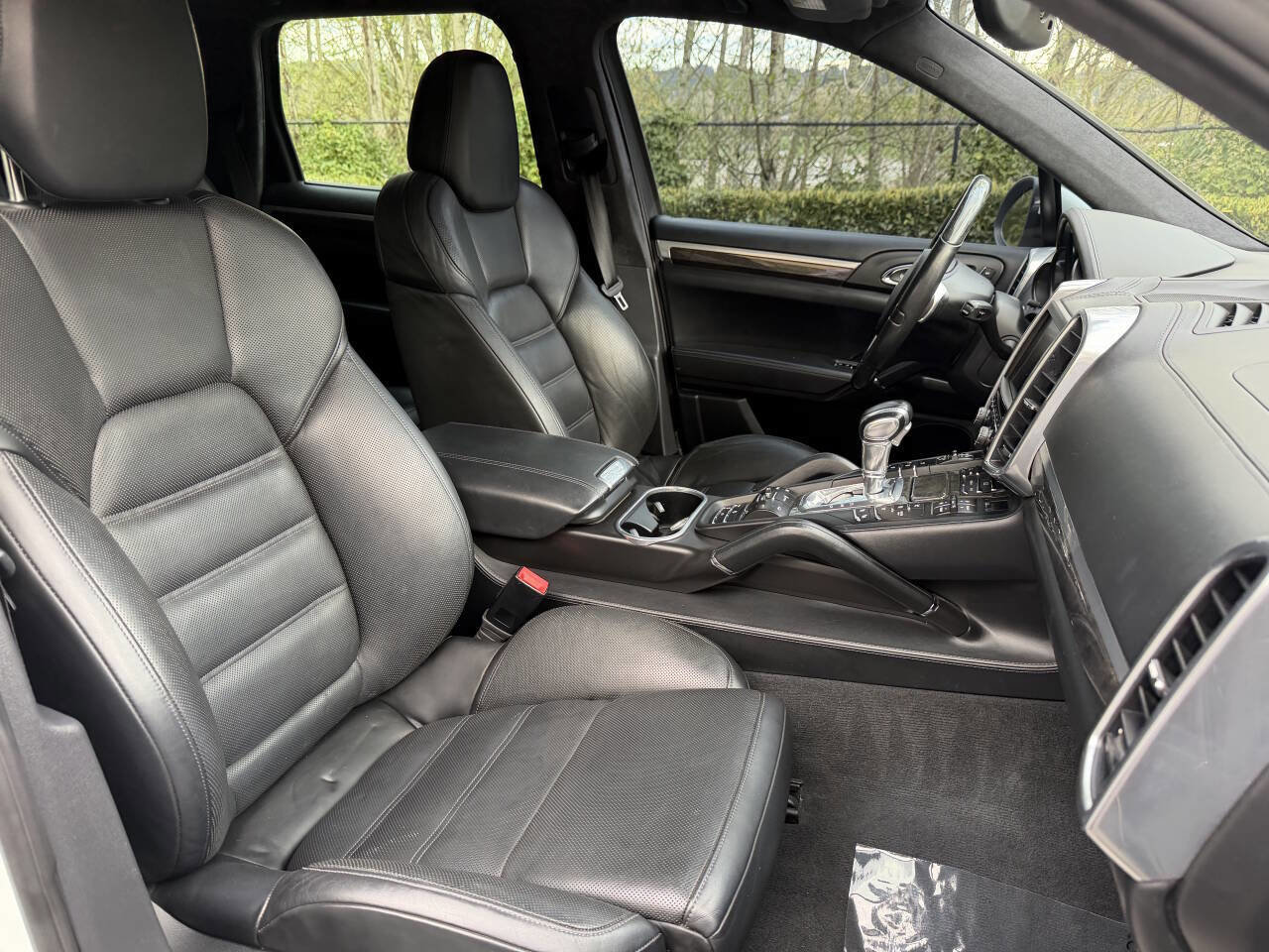 Used 2013 Porsche Cayenne Turbo AWD/4WD image 16