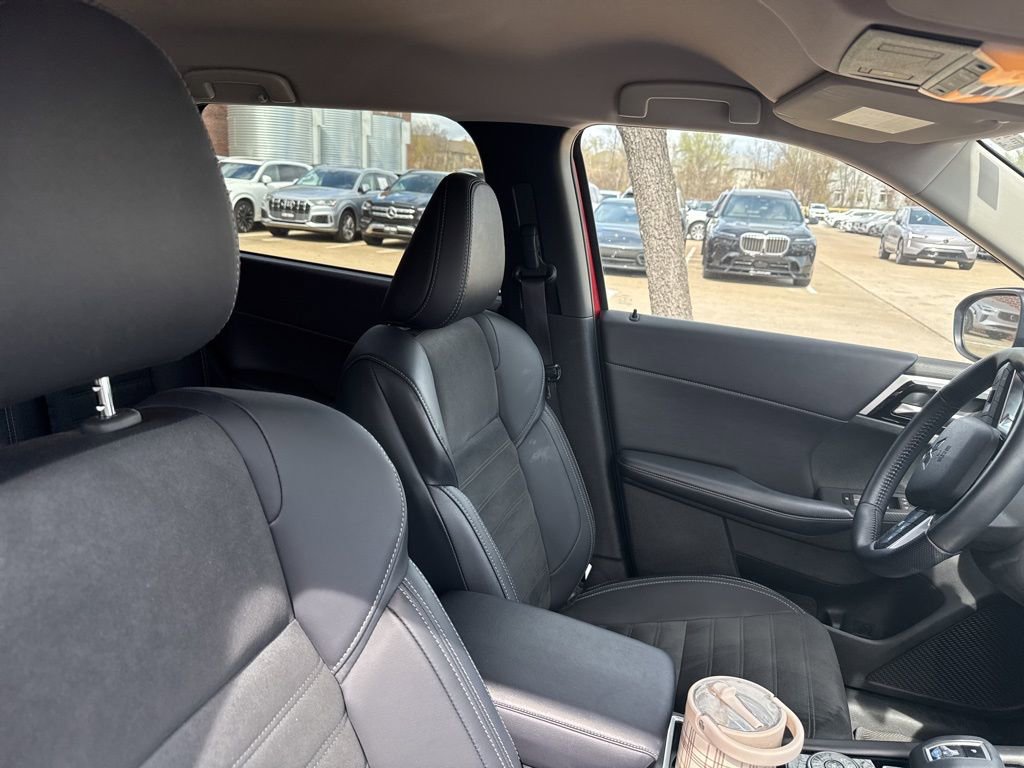 Used 2024 Mitsubishi Outlander SE image 11