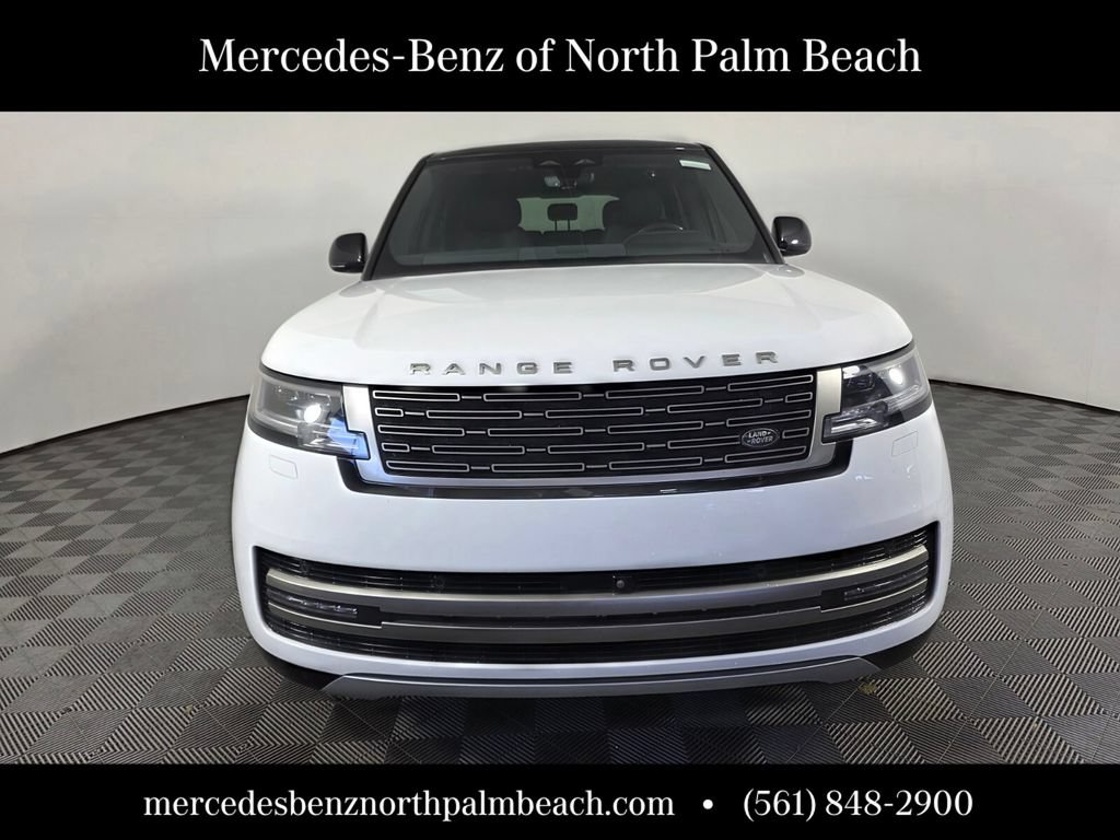 Used 2024 Land Rover Range Rover SE AWD/4WD image 2