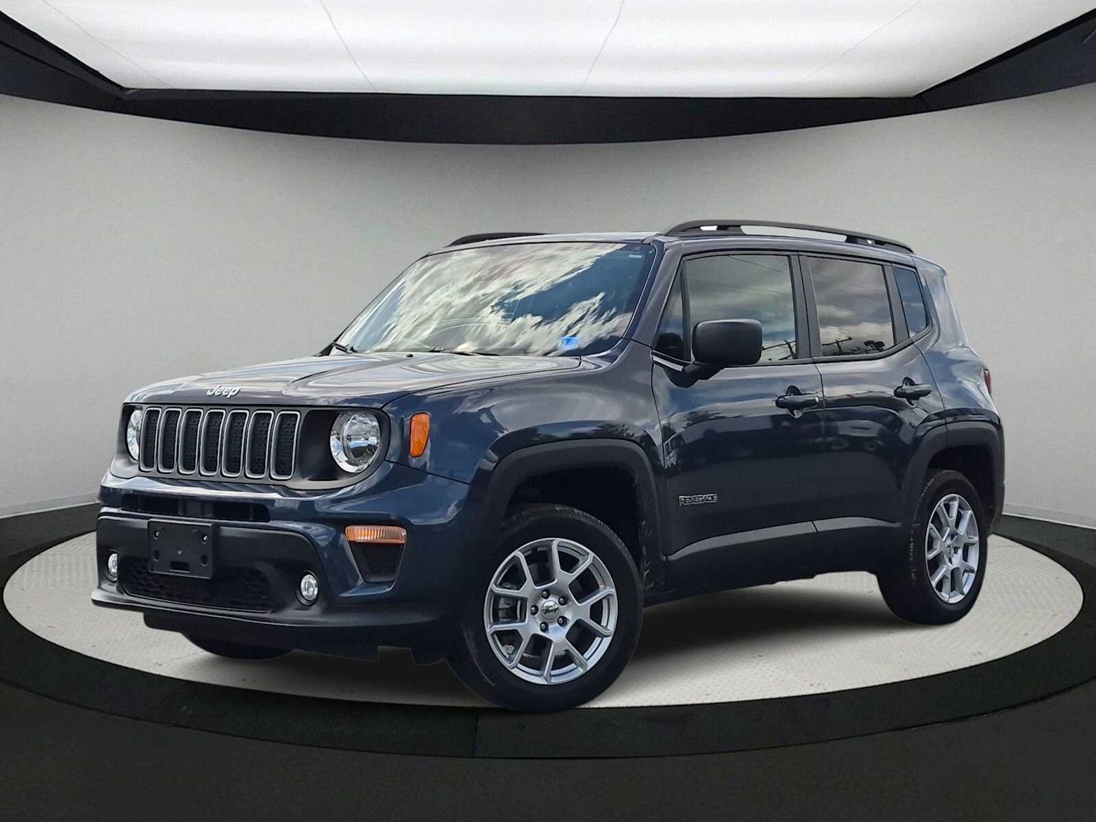 Used 2023 Jeep Renegade Latitude w/ Premium Group
