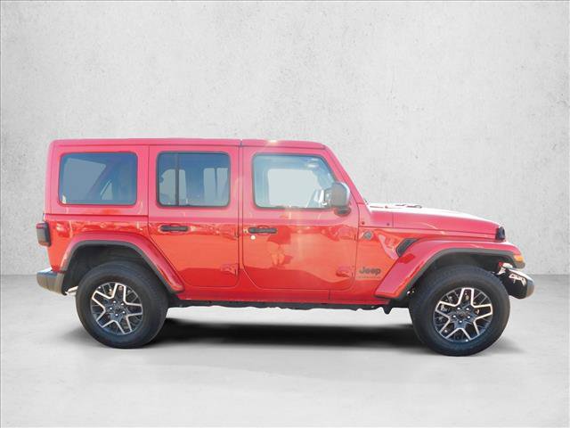 Used 2025 Jeep Wrangler Sahara image 4