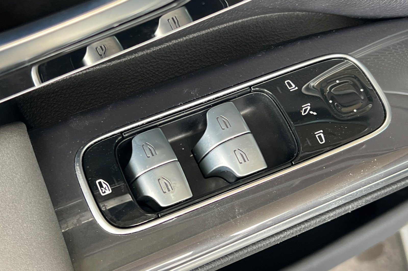 Certified 2023 Mercedes-Benz EQS 450+ 4MATIC SUV image 13