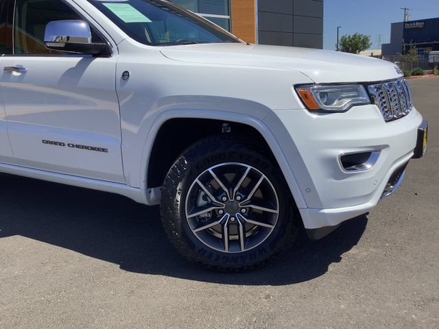 Used 2020 Jeep Grand Cherokee Overland AWD/4WD image 3
