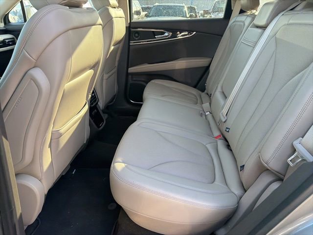 Used 2023 Lincoln Nautilus Reserve w/ Luxury Package image 13