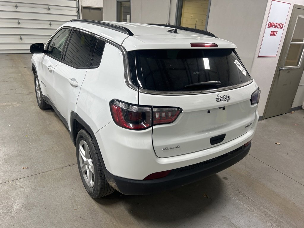 Used 2024 Jeep Compass Latitude w/ Altitude Special Edition image 3